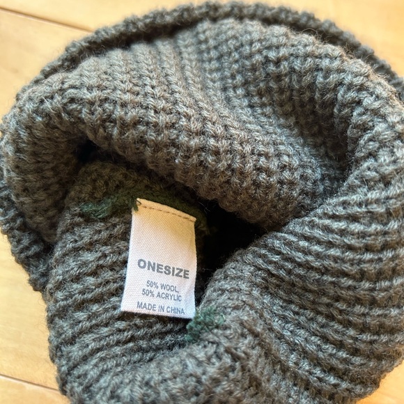 NWT Duluth beanie (OS) - Picture 5 of 5